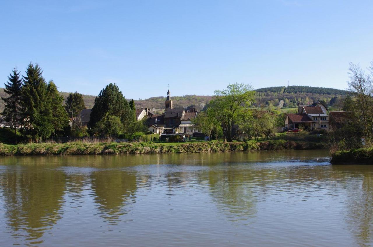 Le Doux Rivage, proche de Charleville, jardin et accès à la voie verte Joigny-sur-Meuse Exterior foto