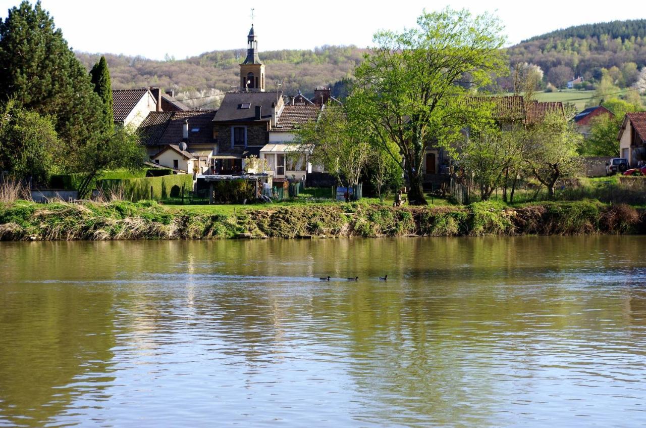 Le Doux Rivage, proche de Charleville, jardin et accès à la voie verte Joigny-sur-Meuse Exterior foto