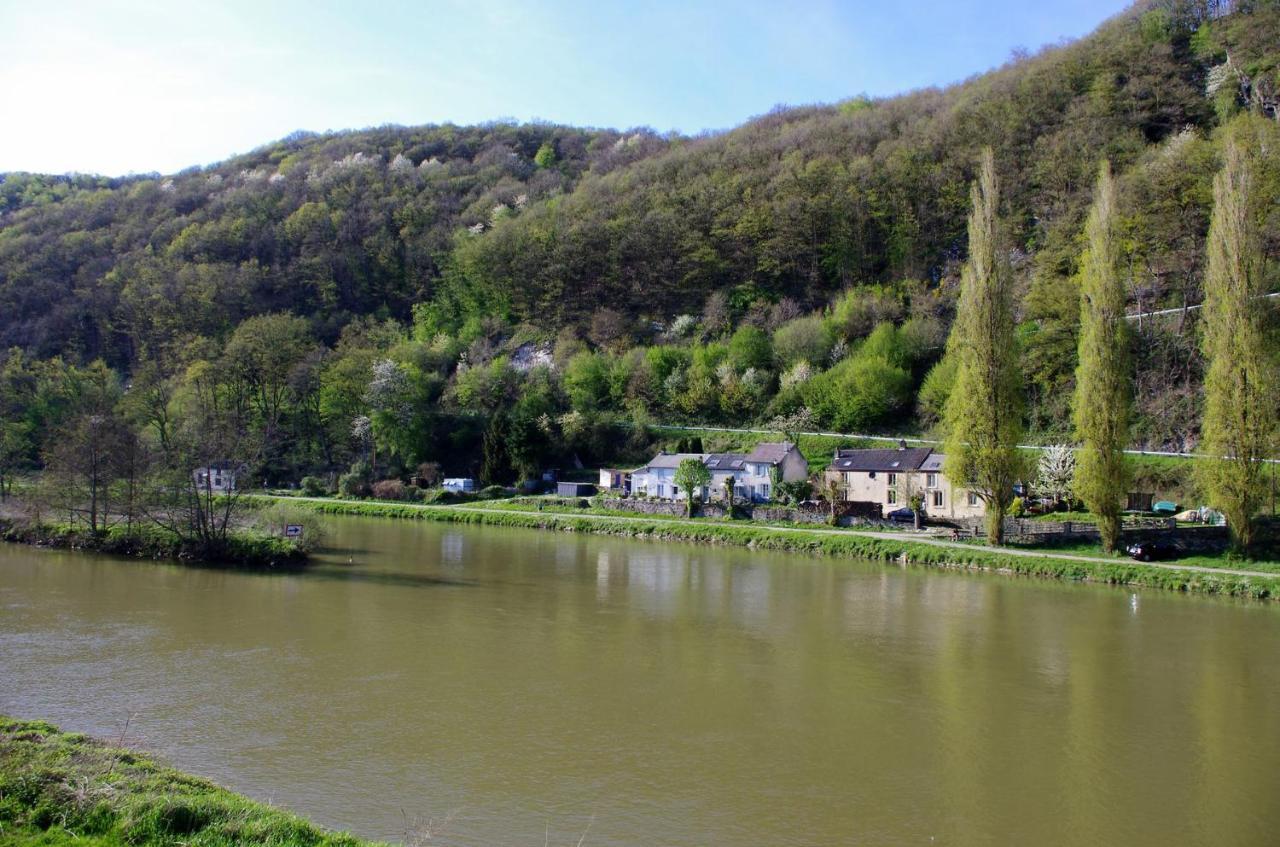 Le Doux Rivage, proche de Charleville, jardin et accès à la voie verte Joigny-sur-Meuse Exterior foto